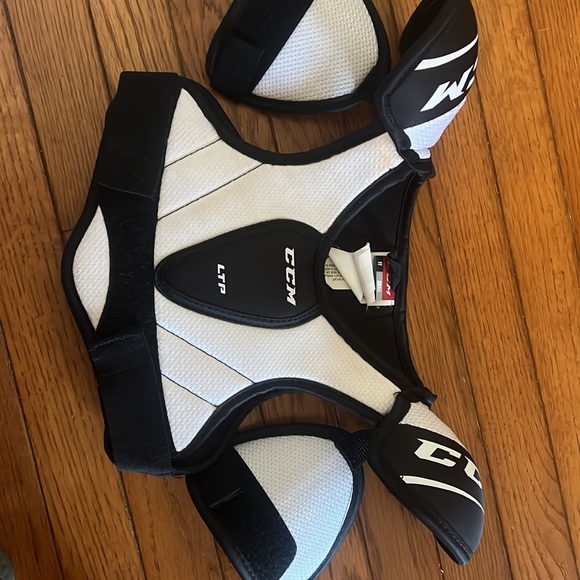 CCM Other Ccm Hockey Chestshoulder Protector Size Yt S Poshmark